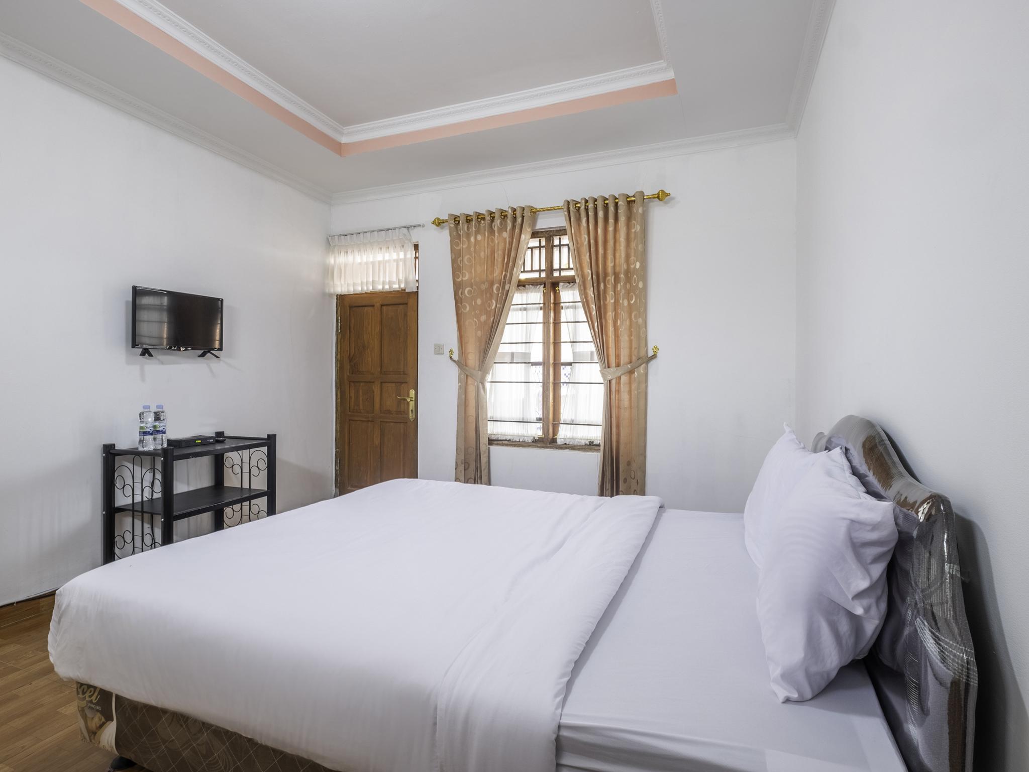 Capital O 1541 Puri Cikole Asri Hotel Lembang Eksteriør billede